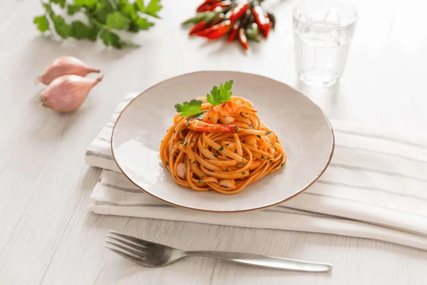 Баветте с креветками и кальмарами