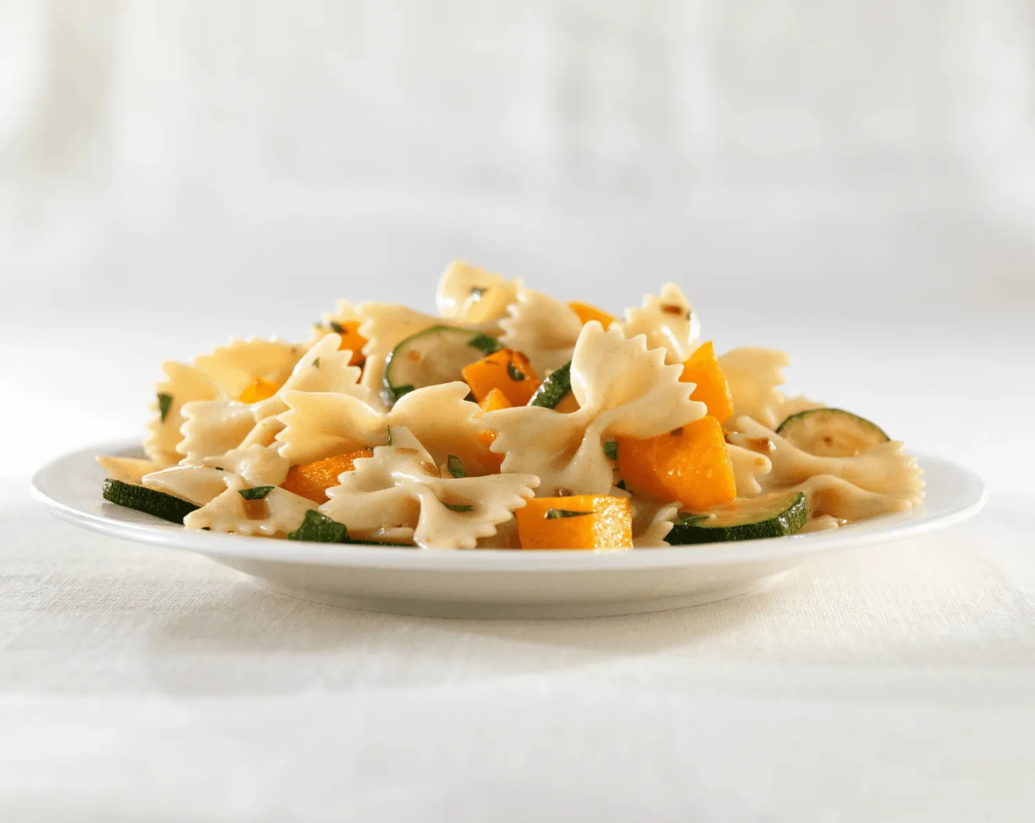 Фарфалле с тыквой, цукини и сыром