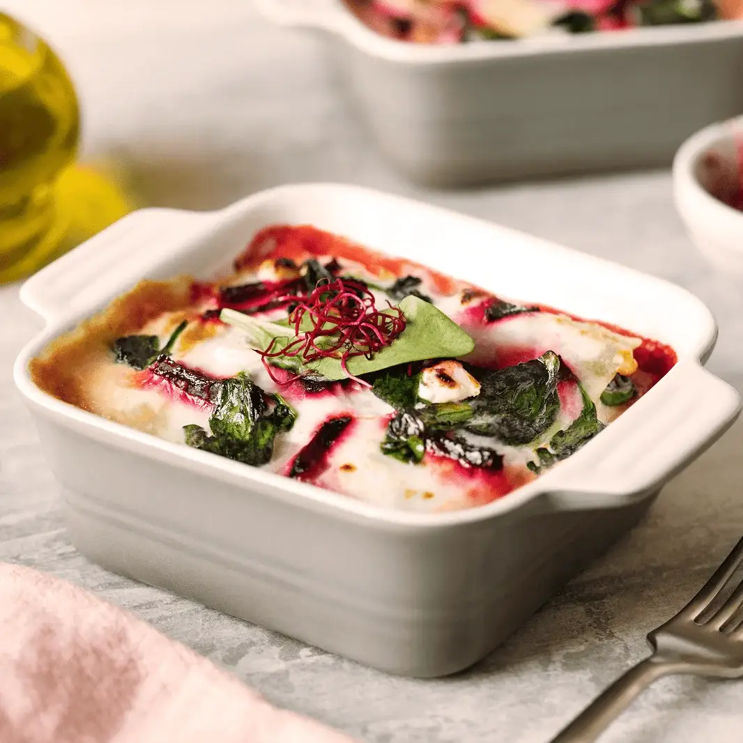 Лазанья со свёклой, шпинатом и козьим сыром