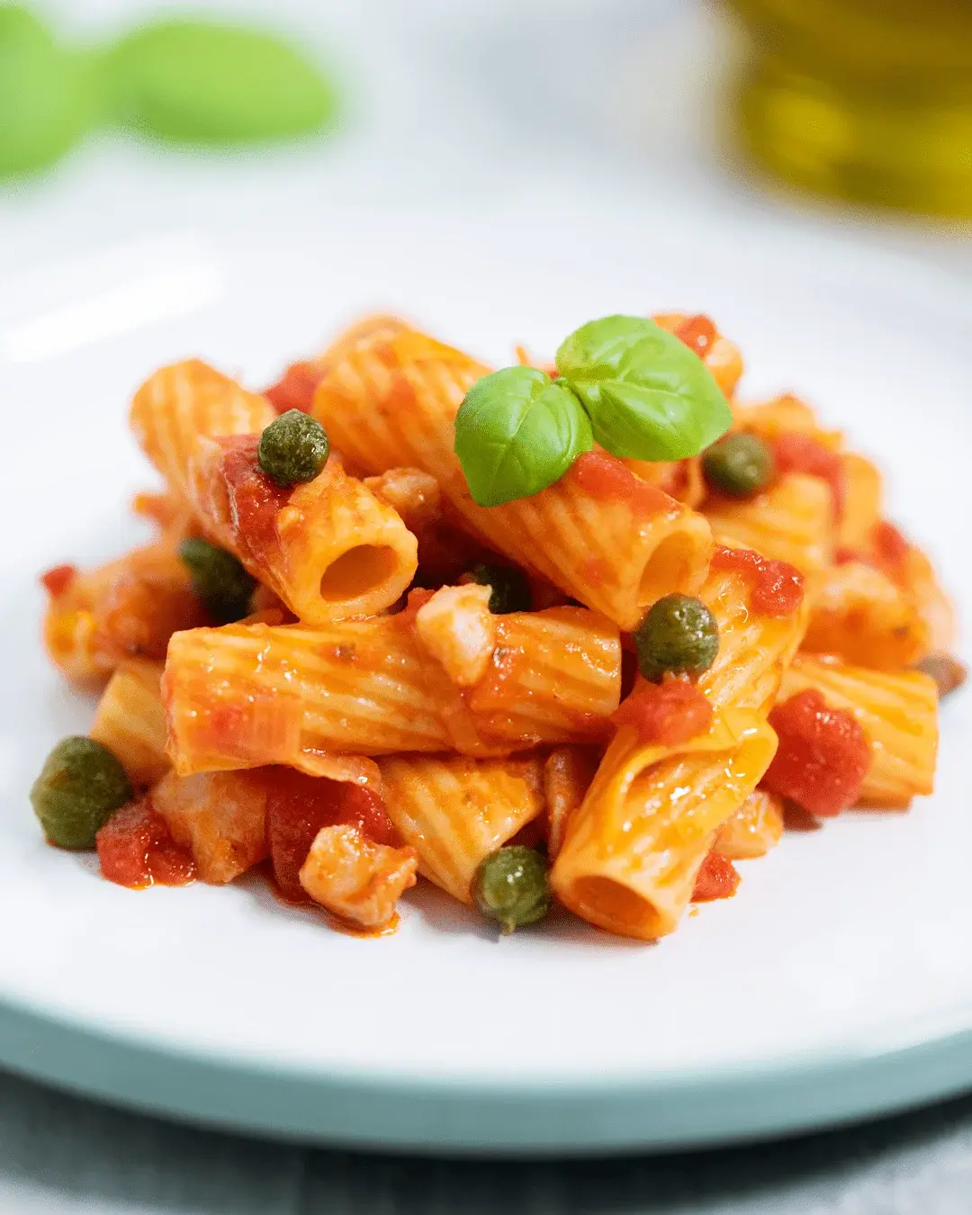 Тортильони с треской, базиликом и каперсами