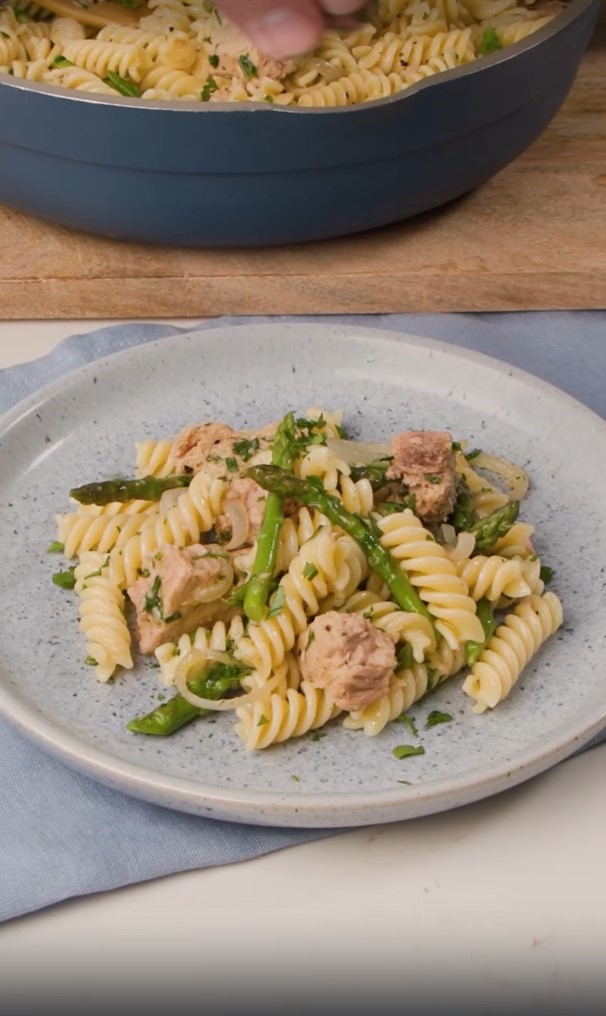 Джирандоле со спаржей и тунцом