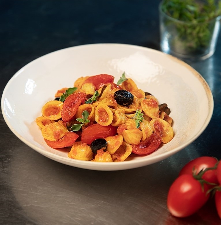 Ореккьетте с соусом Тоскана, томатами и баклажаном